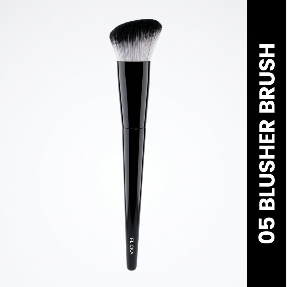 05 Blusher Brush