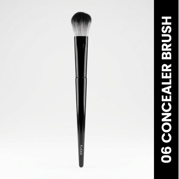 06 Concealer Brush